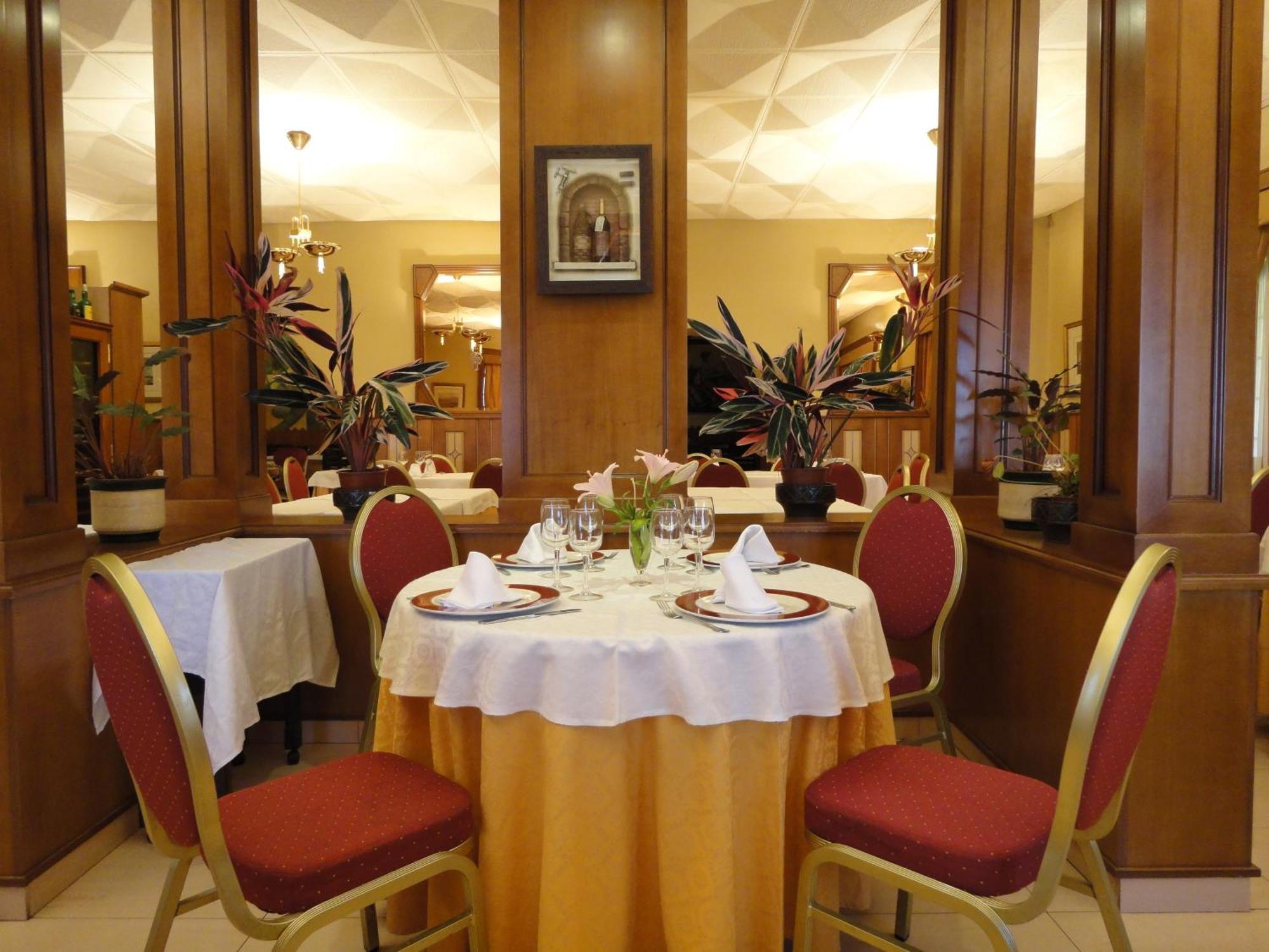 Hotel La Maruxina Ла-Аламеда-де-ла-Сагра Экстерьер фото