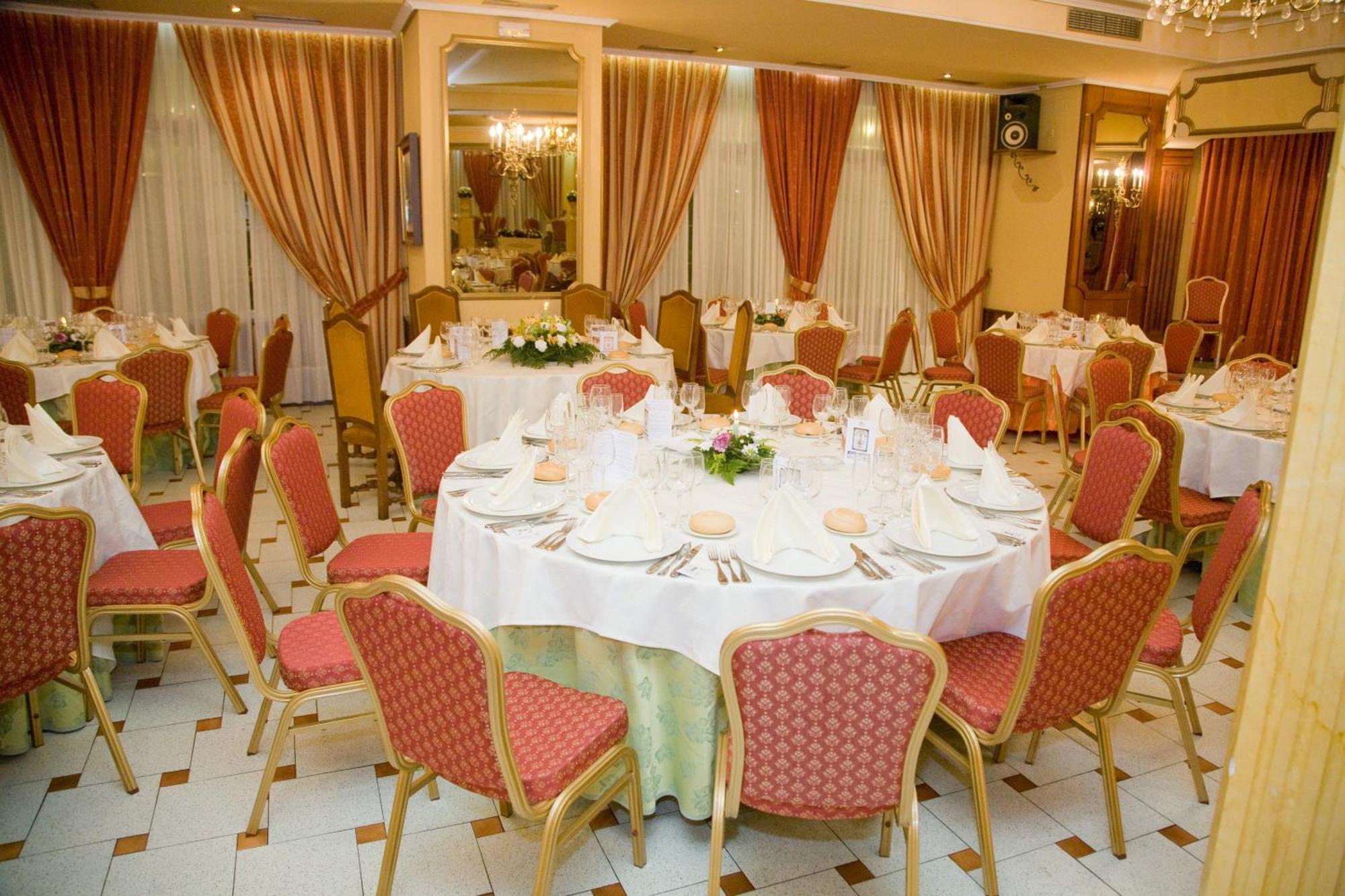 Hotel La Maruxina Ла-Аламеда-де-ла-Сагра Экстерьер фото