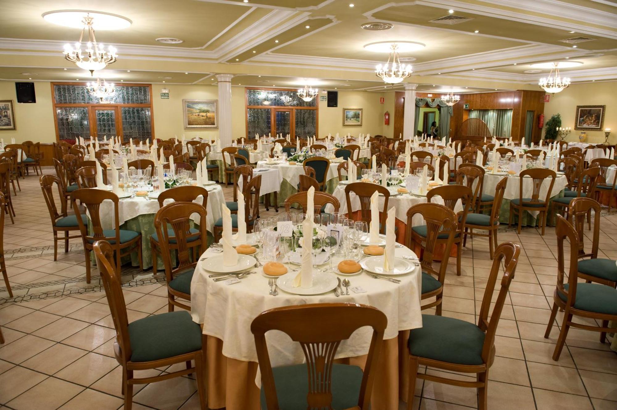Hotel La Maruxina Ла-Аламеда-де-ла-Сагра Экстерьер фото